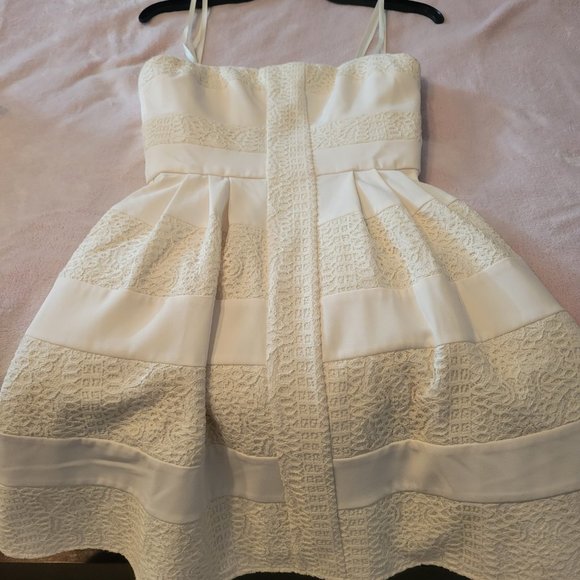 NWT Beautiful BCBGMaxazria Dress - Picture 5 of 13